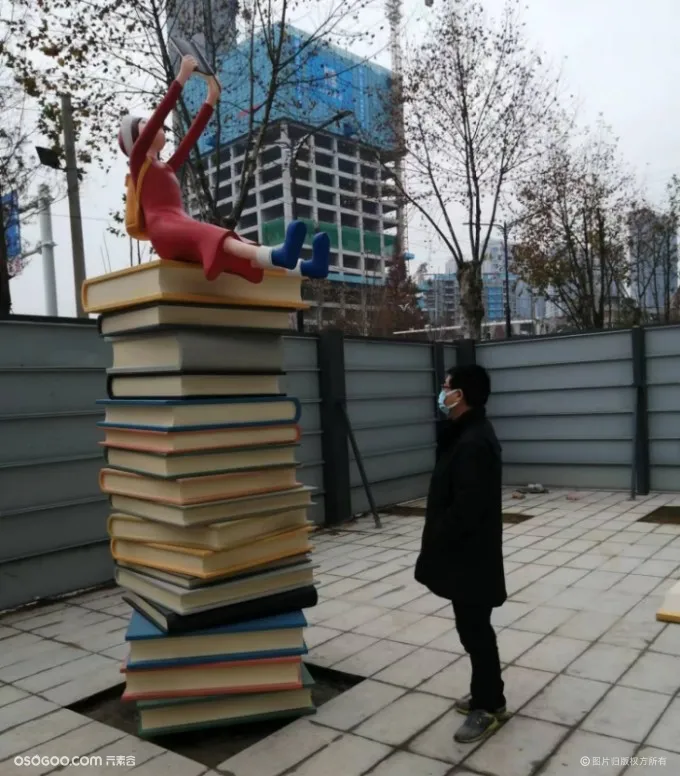 济南校园景观 书本不锈钢雕塑 女孩读书摆件