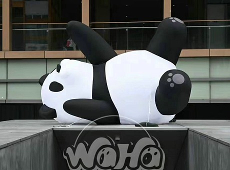 熊猫气模 商业美陈 超可爱的爬墙熊猫 IP美陈设计 原创潮流