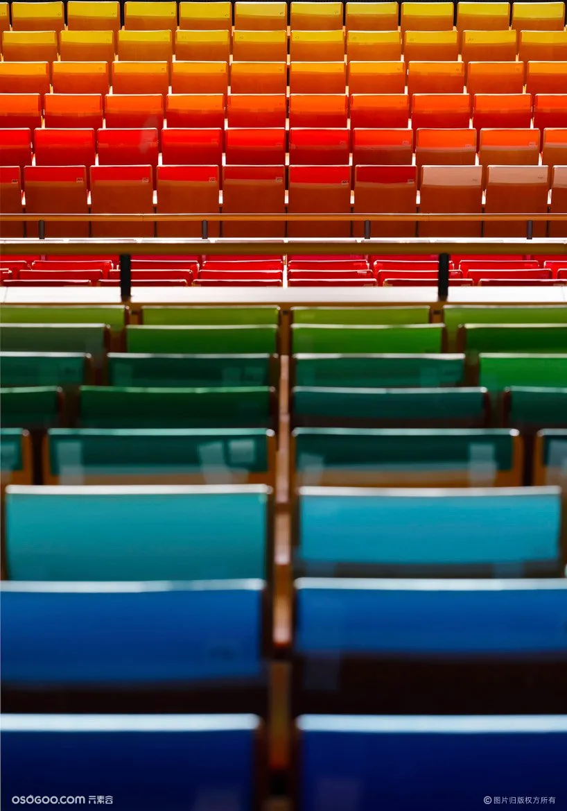 超震撼礼堂 1000个座椅1000种色彩