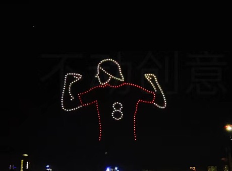 不动创意团队 深圳AC米兰夺冠 255台无人机表演
