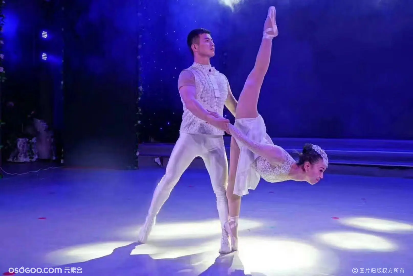 “肩上芭蕾”为旷世蝶恋点睛，杂技舞剧《化·蝶》开启2023年全国巡演
