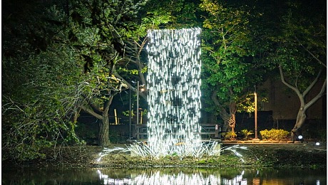 灯光雕塑布瀑
