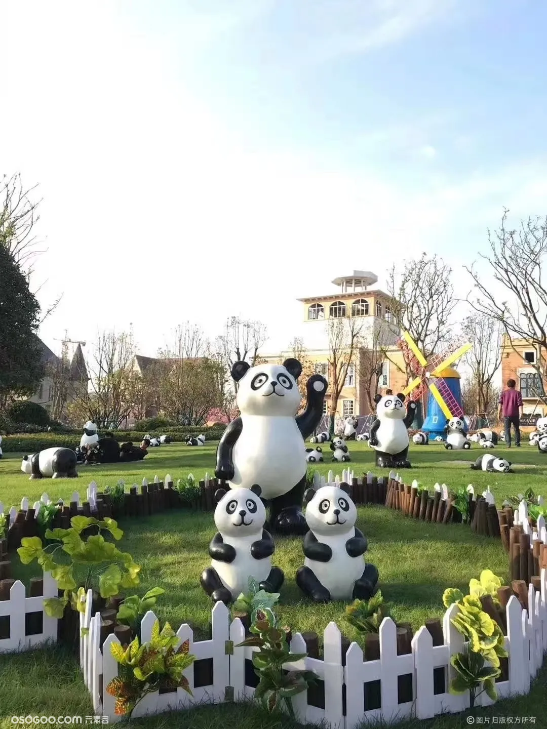 国庆档地产商区人气引流设备租赁卡通熊猫展白雪公主与7个小矮人
