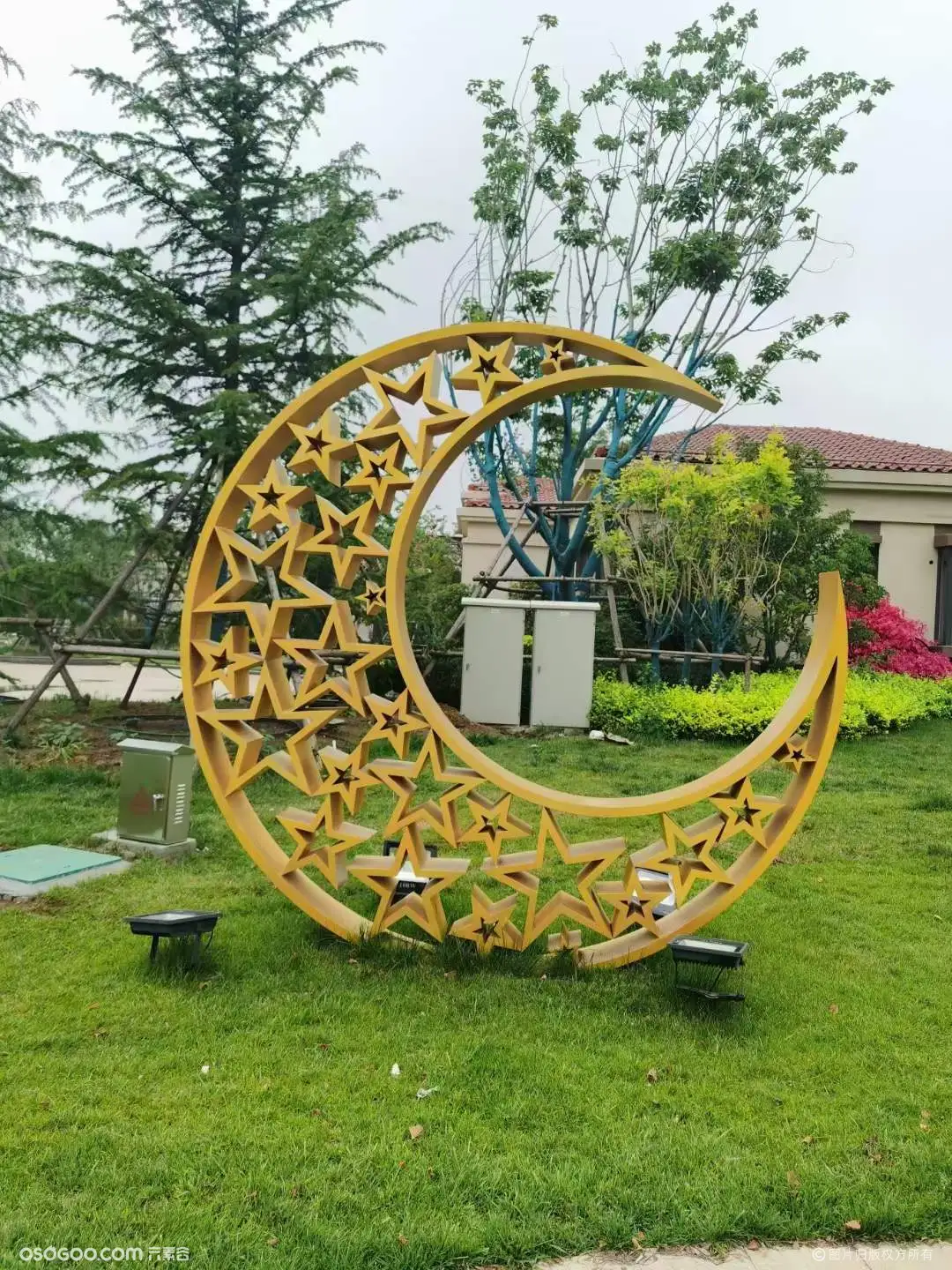 扬州小区绿化 不锈钢烤漆羽毛雕塑 工厂定制