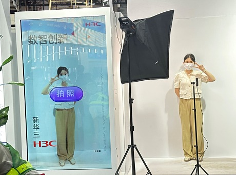 3D卡通人体复制拍照机  H3C 5G科技展会