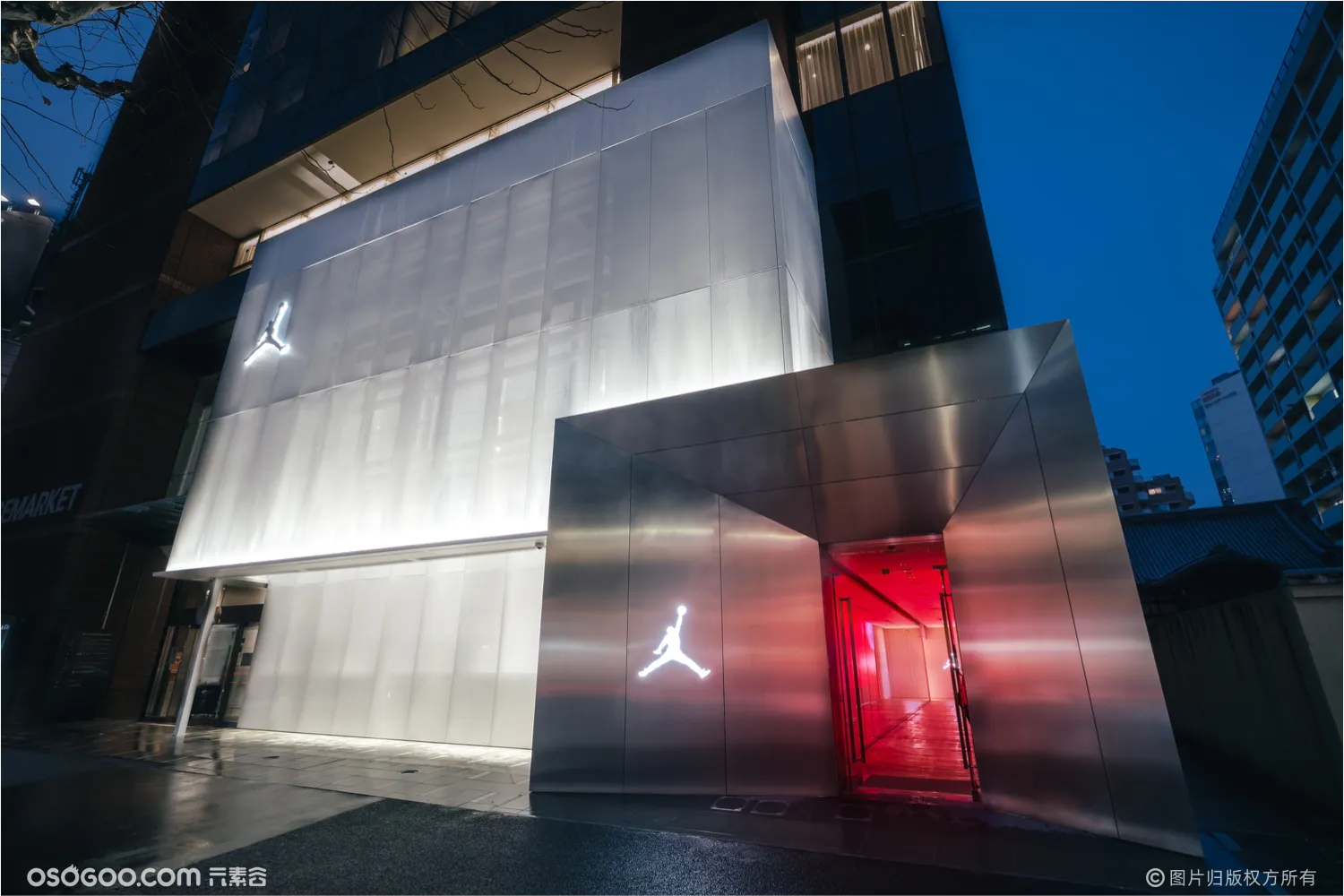 东京：乔丹飞行世界商店开业