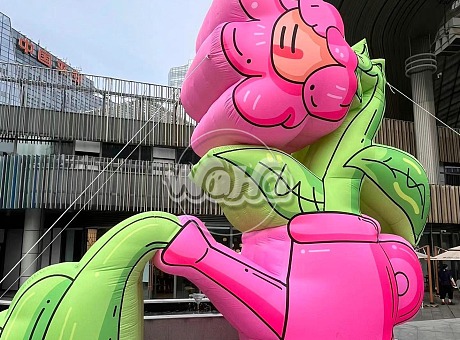 苏州圆融时代 充气花朵 洒水壶卡通气模 艺术展览 商业街展示