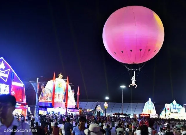 《空中气球芭蕾》：空中威亚特技类节目表演，欢迎咨询预订演出