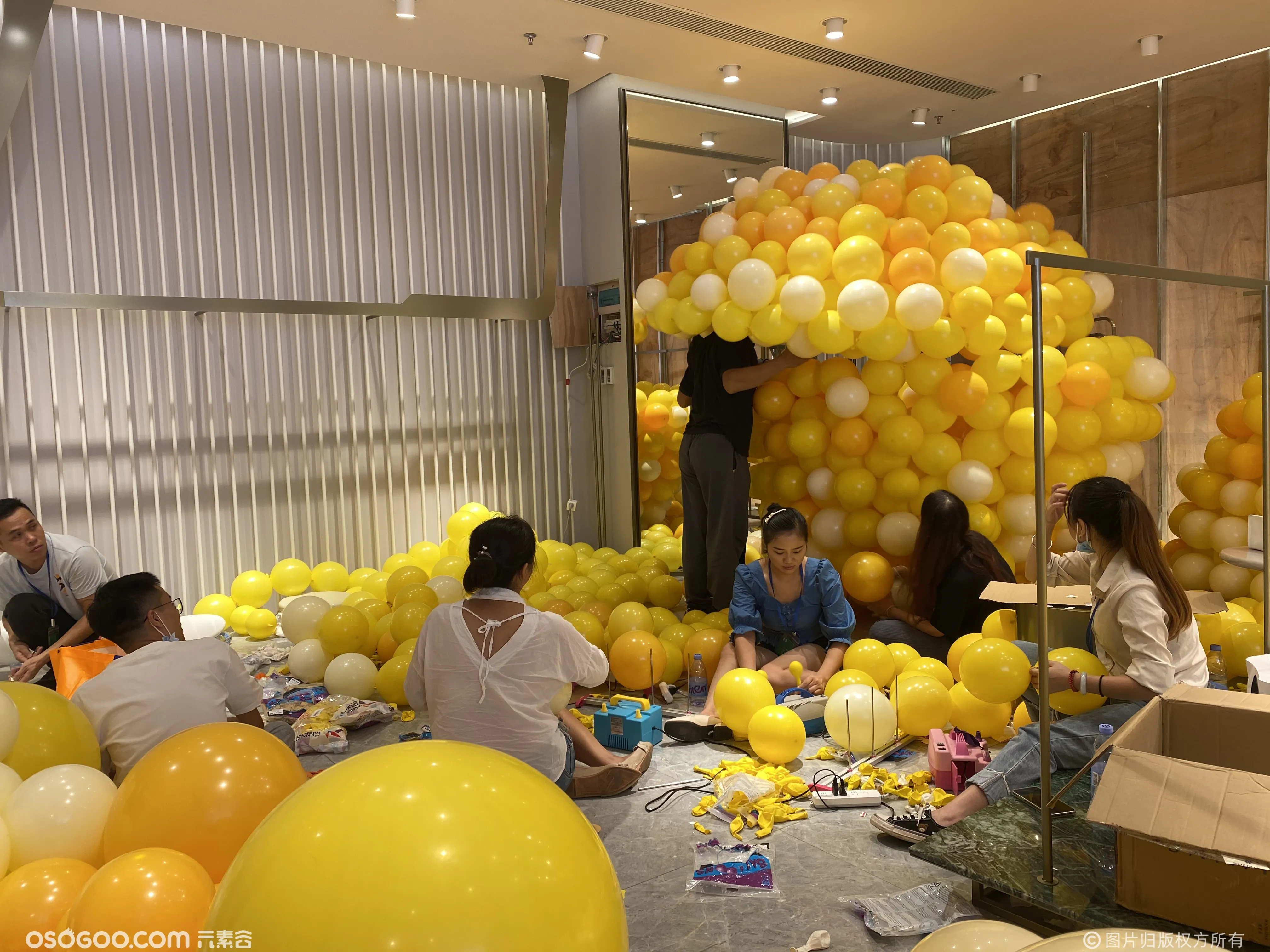 深圳坂田星河3周年庆典气球美陈布置气球氛围布置 