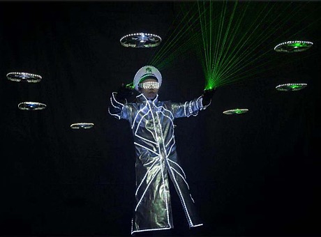 无人机与舞蹈的结合，一场科技与艺术结合的视觉盛宴