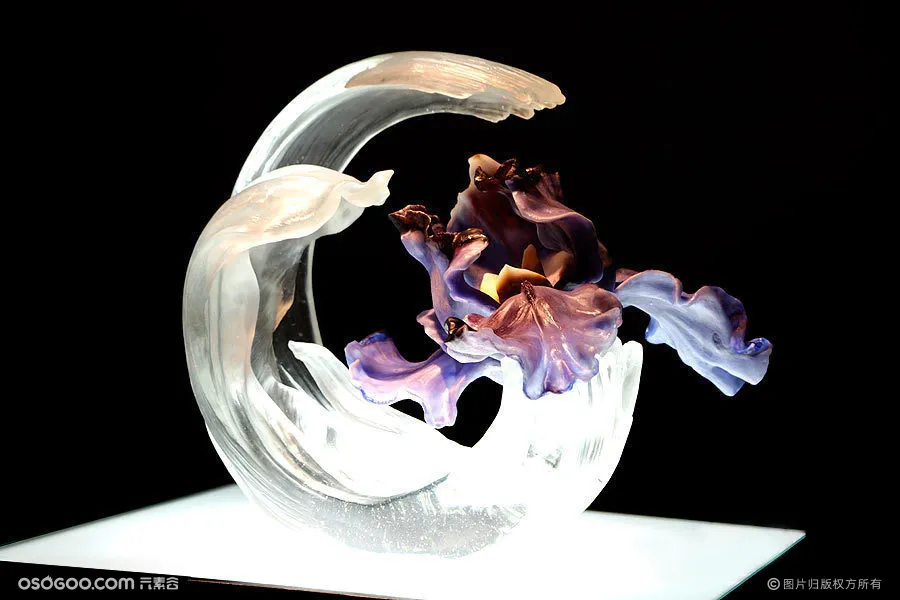 台湾艺术家杨惠珊、张毅琉璃作品联展-《爱心献雅安》