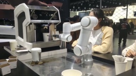 能拉花的咖啡机械臂 咖啡机器人租赁