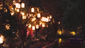 灯笼，又称灯彩，是一种古老的中国传统工艺品。